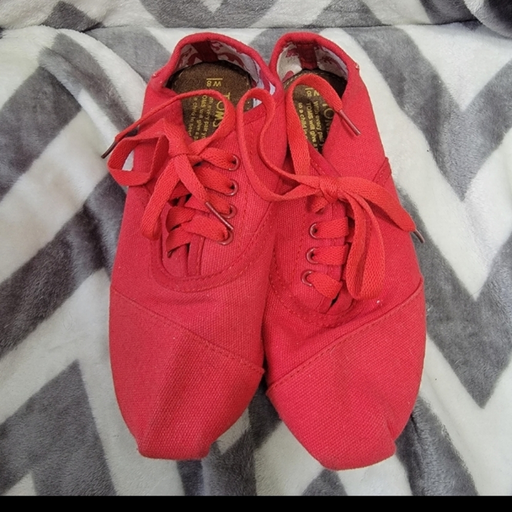 Red Toms Size 8